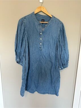 GAP Light Blue Denim Button-Front Casual Shirt
